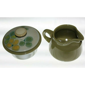 VINTAGE STONEWARE GREEN CREAMER & SUGAR BOWL WITH FLOWERED LID
